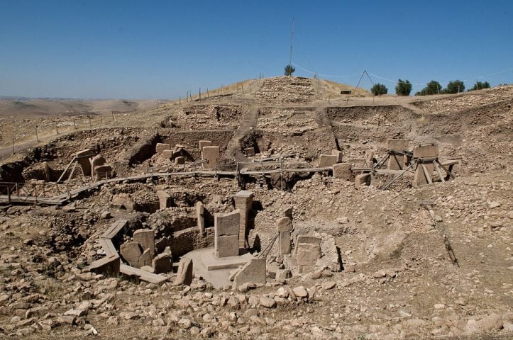 Ele comparou Yonaguni a Göbekli Tepe (Turquia), uma das estruturas mais antigas conhecidas (~9500 a.C.).