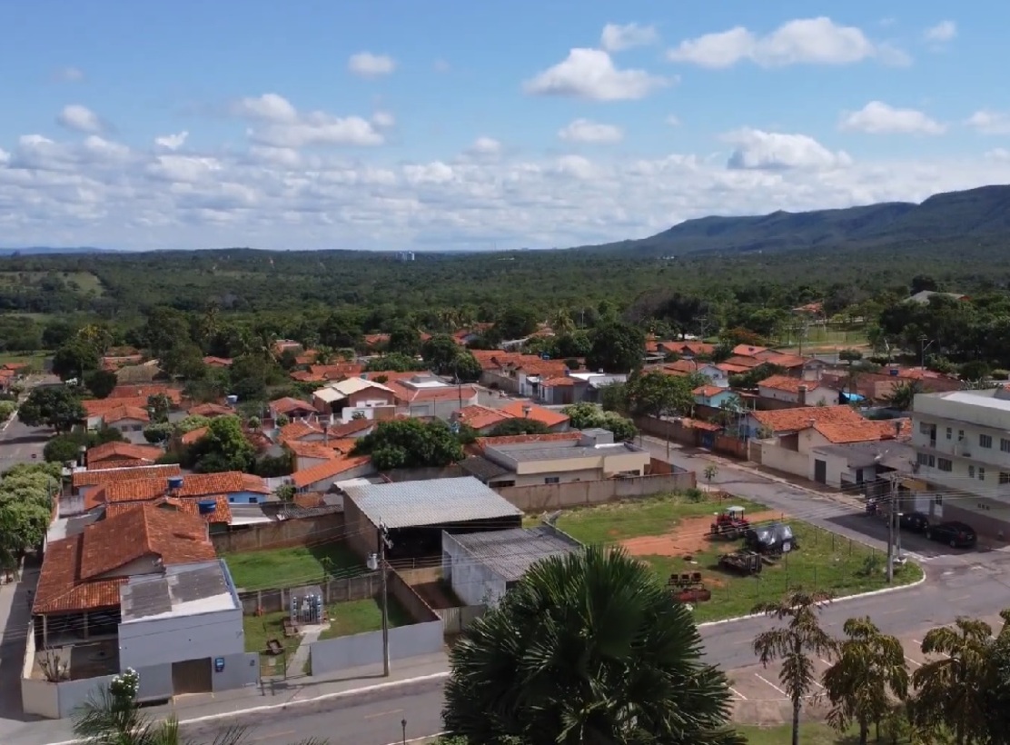 De acordo com os números do Instituto Brasileiro de Geografia e Estatística (IBGE) no Censo Demográfico 2022, Rio Quente tem cerca de 3,9 mil moradores, mas o incrível é que tem mais de 4,1 mil casas na região.
