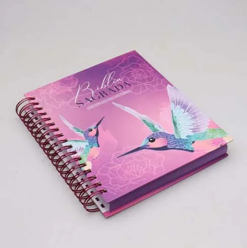 Na Bíblia, segundo o livro de Gênesis, Deus fez os animais que vivem nas águas e no ar, entre eles o beija-flor, visto como o mensageiro do céu que incentiva as pessoas a seguir em frente e deixar o passado para trás.