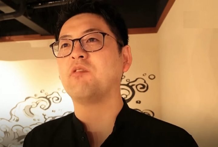 Este navio é como uma fábrica. Essa é sua característica mais atraente, comentou o gerente, em entrevista à AFP em 2024.