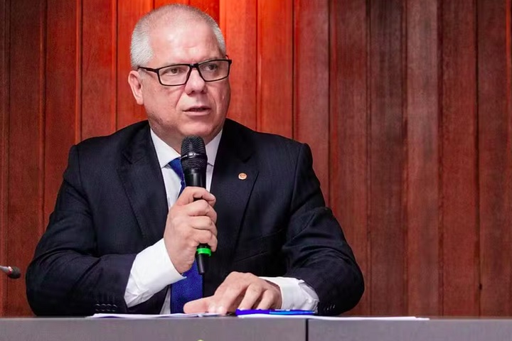 Como consequência da operação, o presidente do INSS, Alessandro Stefanutto, foi demitido do cargo.