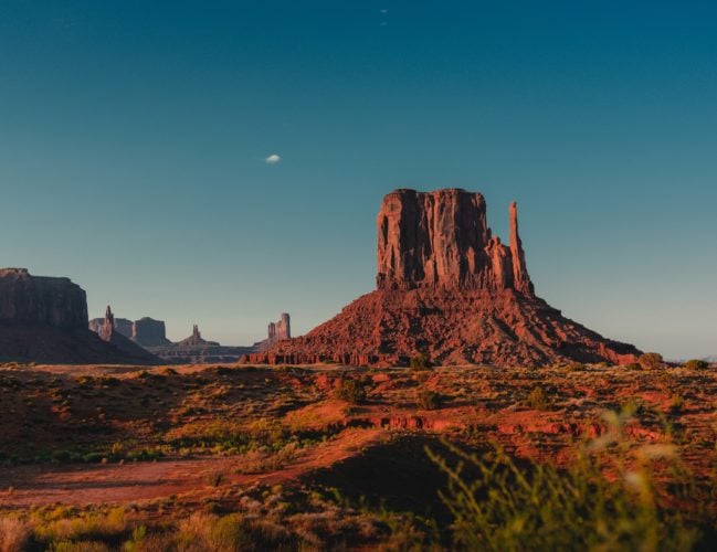 Phoenix, Arizona: Terceira mais amada pelos turistas, a cidade quente do Arizona é um lugar que muitas pessoas querem visitar por causa de sua proximidade com o México e suas histórias do tempo antigo do Oeste. 