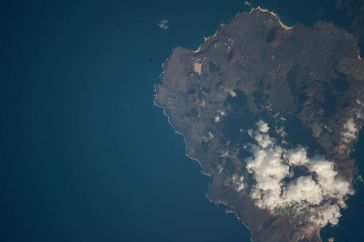 Outro possível local para o naufrágio do Prince é a Ilha de Ascensão, uma pequena ilha britânica no oceano Atlântico Sul.