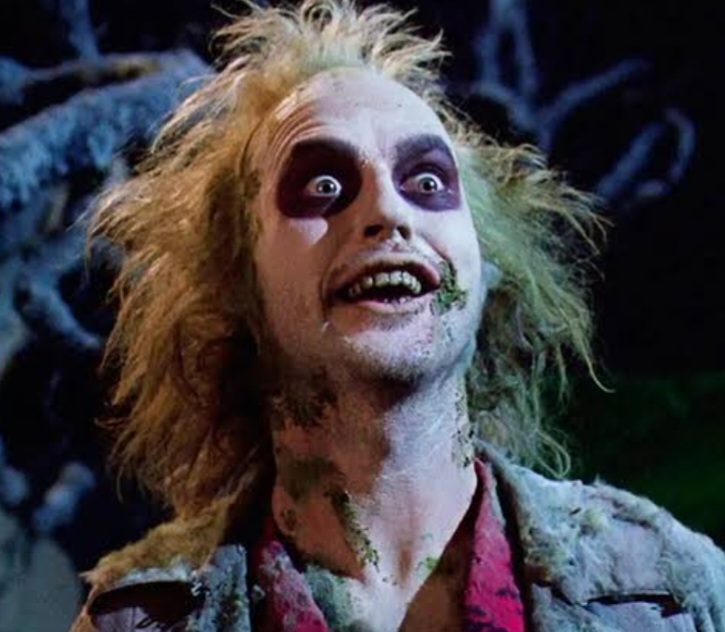 A parceria dele como Tim Burton é que alavancou sua carreira. Ele foi escolhido por Tim Burton para encarnar o bio-exorcista Beetlejuice no filme homônimo, que tornou-se um sucesso mundial. 