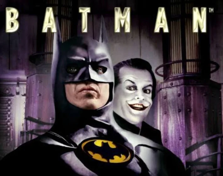 Burton também escolheu Keaton para interpretar o herói Bruce Wayne (o Batman), no filme de 1989. O estúdio hesitou, por conta dos diversos papéis cômicos que o ator havia interpretado até então. 