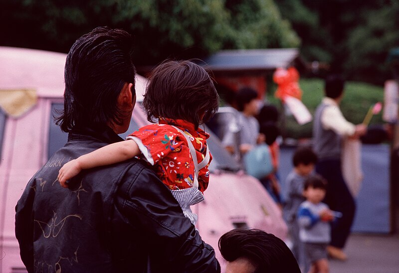 Entre eles estavam ruídos de crianças brincando ou chorando. Outros tópicos que apareceram foram os latidos de cachorros, barulho de máquina de lavar roupa e música em volume alto. 
