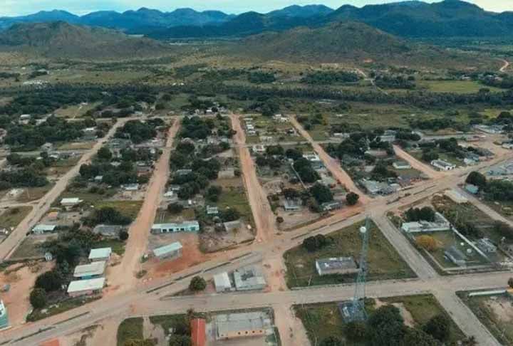 A cidade foi formada a partir de partes desmembradas de outro município, Normandia, que tem esse nome em homenagem à região da França
