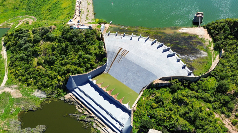 Açude Orós começa a sangrar após 14 anos