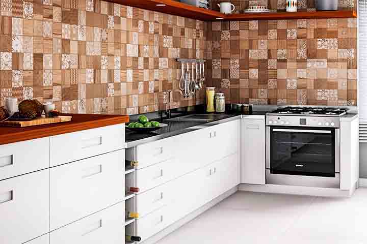 São resistentes à umidade, tornando-os ideais para revestir cozinhas, banheiros e fachadas. Facilmente laváveis e duráveis, são opções econômicas de longa vida útil.Isolam calor e podem ser usados como elemento decorativo e funcional ao mesmo tempo.

