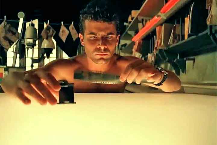 Lauro Corona foi um dos grandes nomes da televisão brasileira nos anos 80, deixando uma marca profunda nas produções da TV Globo. Seu talento natural, carisma e a capacidade de interpretar papéis complexos e emocionantes o tornaram um dos galãs mais queridos de sua geração. 