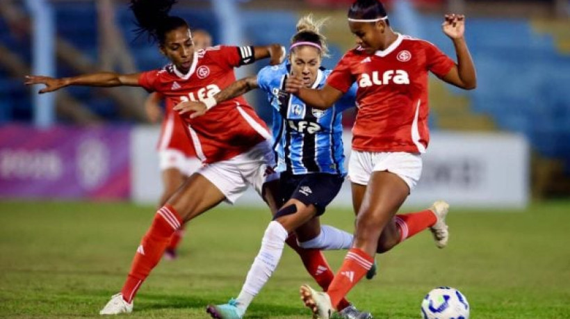 Fechando a sétima rodada do torneio, as Coloradas ficaram na frente do placar por duas vezes, mas as Mosqueteiras conseguiram evitar a derrota