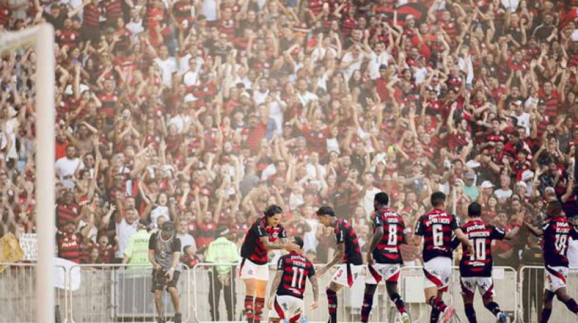 Rubro-Negro assumiu a liderança do Brasileirão após superar o Corinthians por 4 a 0, no Maracanã, pela sexta rodada 