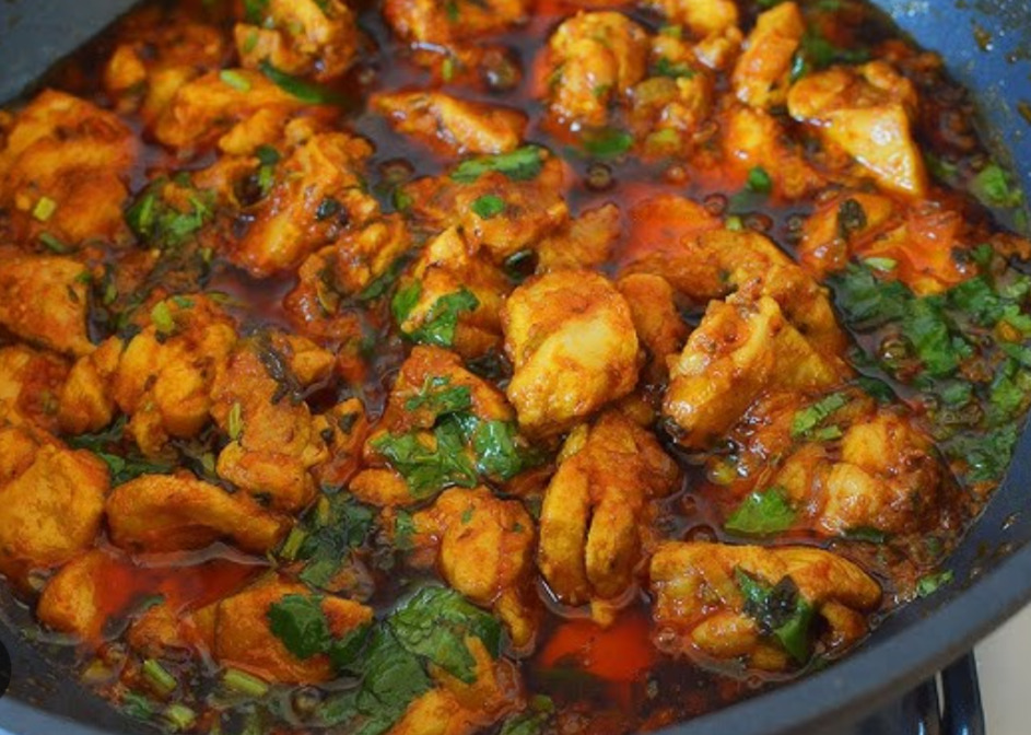 Índia - Bhut Jolokia Curry: Feito com uma das pimentas mais ardidas do mundo, o Bhut Jolokia (pimenta fantasma).
