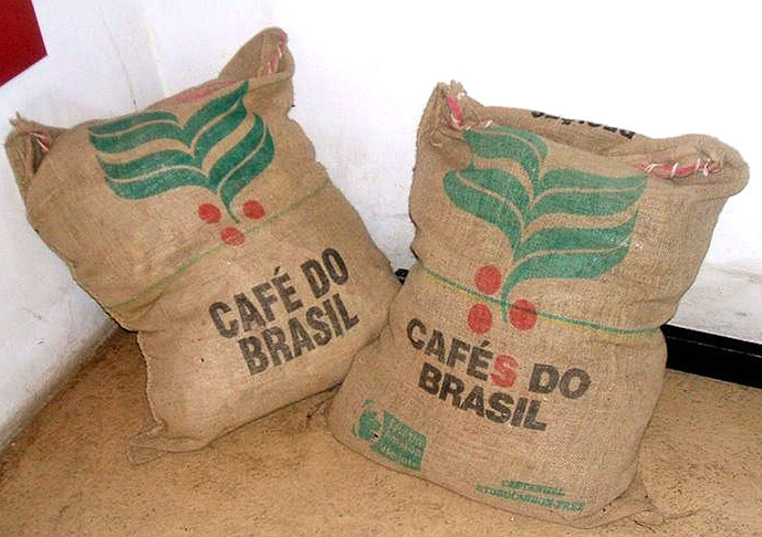 O Brasil é o maior exportador de café do mundo. Em fevereiro de 2024, houve, inclusive, uma alta de 48,9% nas exportações do grão, somando 3,6 milhões de sacas de 60 quilos que foram para o exterior. 