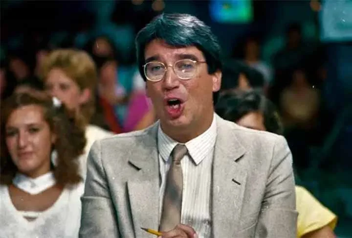 Décio Piccinini é um jornalista e apresentador brasileiro, que paralelamente trabalhou em redações de revistas, jornais e de jornalismo radiofônico. Ele também foi uma figura marcante entre os jurados do Show de Calouros do eterno Silvio Santos. 