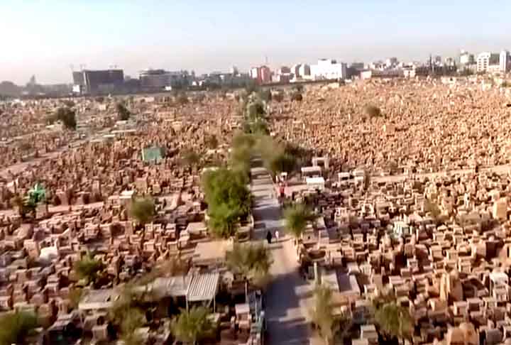 No cemitério histórico, também repousam sultões, soldados, sacerdotes, profetas e também muitos cidadãos comuns. 