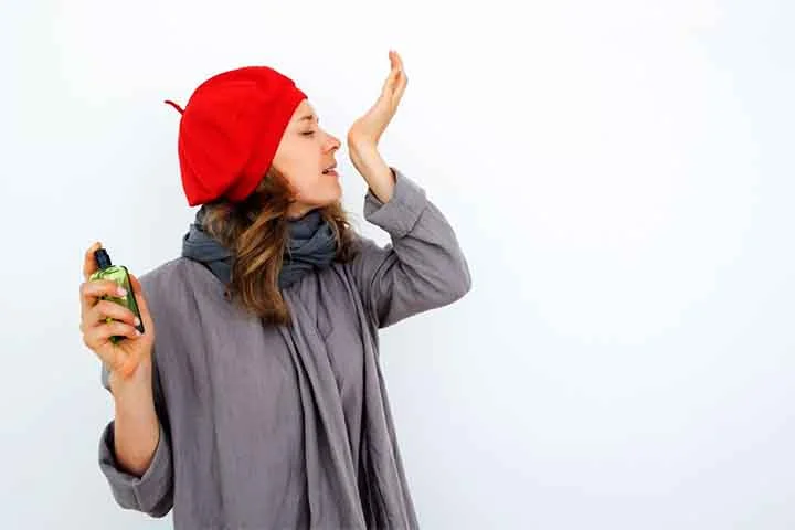 Afinal, o olfato, sendo um dos sentidos mais ligados às emoções e à memória, torna os perfumes não apenas fragrâncias agradáveis, mas também formas de criar e preservar memórias duradouras.