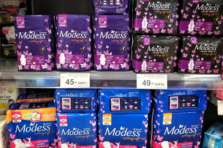 Modess - Marca da Johnson e Johnson (olha ela aí de novo!), tornou-se sinônimo de absorvente feminino. 
