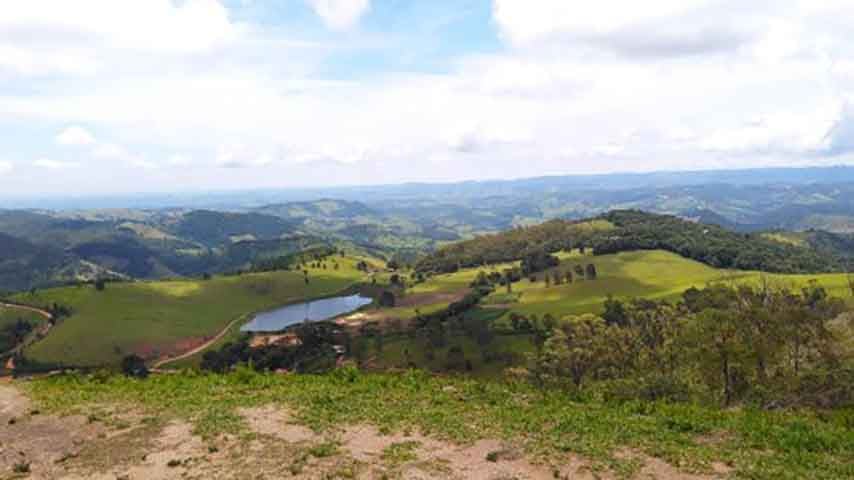 Lindóia mostra que, mesmo sendo pequena em população e extensão territorial, pode ter um papel gigantesco no cotidiano de milhões de brasileiros - um verdadeiro patrimônio líquido nacional.
