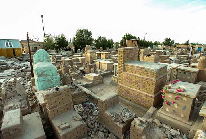 Para Hakim, ex-presidente da vizinha Universidade de Kufa, o número de enterrados pode ser muito maior, mas é impossível quantificar.