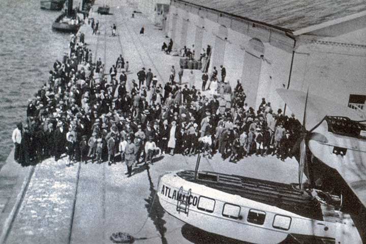 Antes de Porto Alegre, Otto Ernest tentou tirar seu sonho do papel em Recife e no Rio de Janeiro, mas só encontrou receptividade em território gaúcho. 
