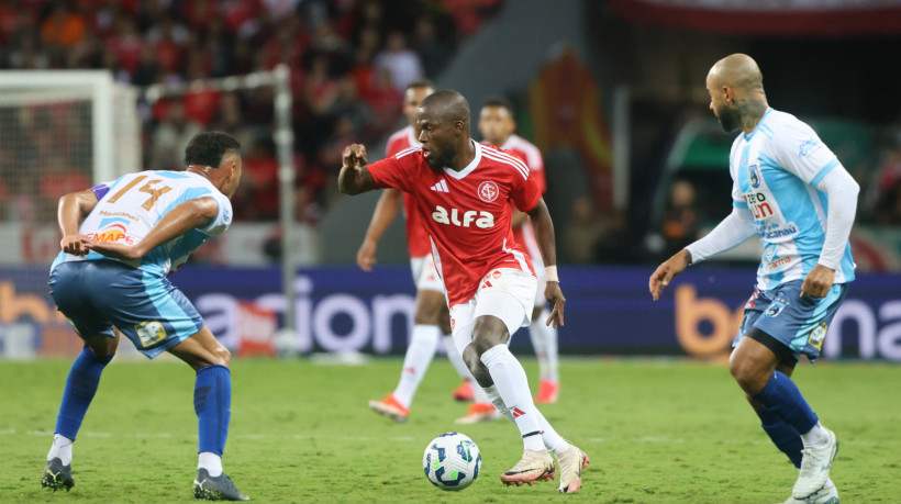 Alan Patrick perdeu dois pênaltis, mas o Inter se classificou