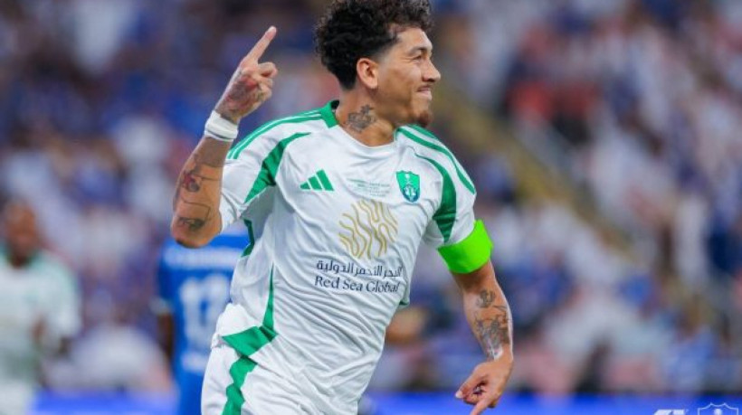 Atacante brasileiro marca na vitória de 3 a 1 sobre Al-Hilal, de Jorge Jesus. Time buscará título inédito da competição