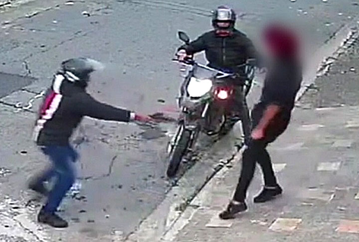 10) MEDO PERMANENTE - Embora a violência seja uma realidade nas grandes cidades, é necessário filtrar os pensamentos. Tomar cuidado na rua, sim. Mas pensar nisso o tempo inteiro pode indicar crise de ansiedade. 