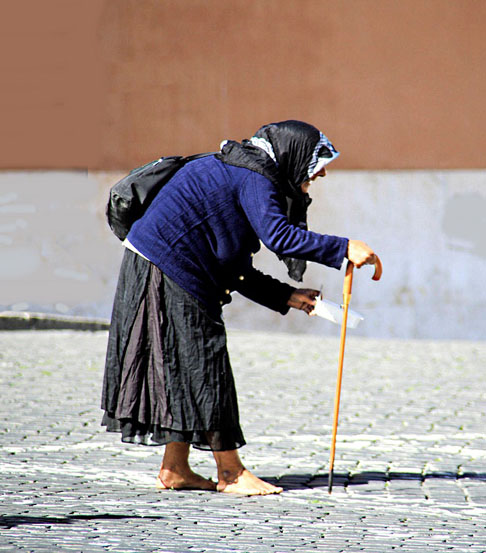 5) SENSAÇÃO DE QUE VAI EXPLODIR  - Se você tem vontade de socar parede, gritar, esbravejar, com excesso de intolerância e impaciência (até velhinho de bengala te irrita, por andar devagar na tua frente),  verifique se o motivo é pontual ou frequente. Pode ser ansiedade. 
