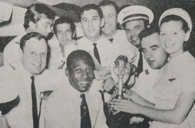 Entre as Copas do Mundo de 1962 e de 2006, a Varig foi a companhia aérea oficial da Seleção Brasileira. Na campanha do tri, o lendário escrete canarinho com Pelé e cia. trouxe a taça Jules Rimet a bordo de aeronave da empresa. 

