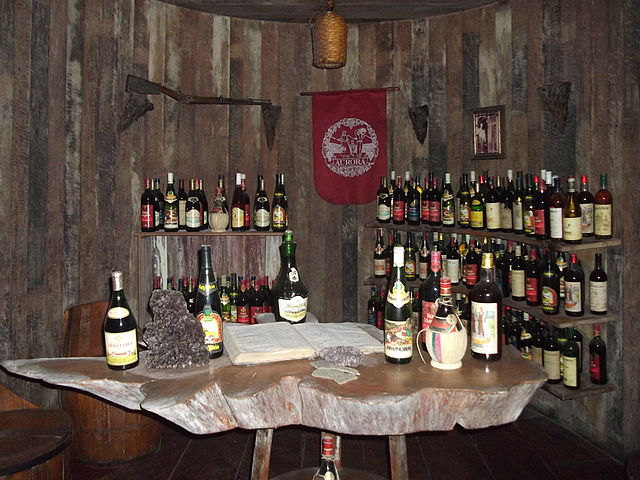 A vinícola Aurora, localizada na Serra Gaúcha, é a maior vinícola do Brasil e dois de seus vinhos (Aurora Espumante Moscatel e Aurora Reserva Merlot) estão na lista dos 100 melhores vinhos do mundo, de acordo com a Associação Mundial de Jornalistas e Escritores de Vinhos.