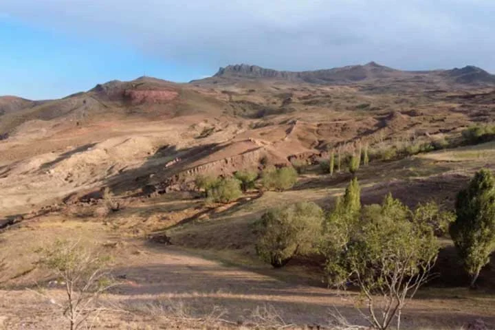 Os descendentes de Sem eram chamados semitas. Os descendentes de Cam estabeleceram-se em Canaã, no Egito e na África. Os descendentes de Jafé estabeleceram-se, em sua maioria, na Europa e Ásia Menor.

