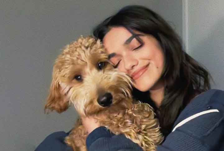 Apesar da polêmica com Gadot, nas redes sociais Zegler usa visibilidade para discutir temas como diversidade, inclusão, e importância da representação na indústria do entretenimento. 