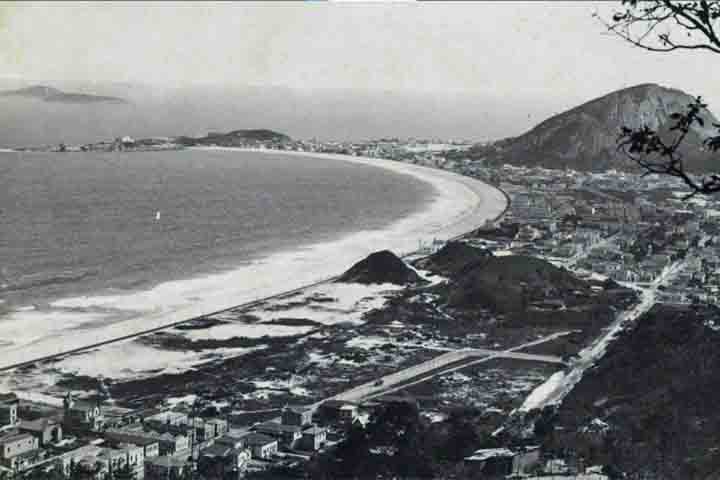 Houve o alargamento das pistas da Avenida Atlântica e a passagem por baixo do calçadão central do interceptor oceânico. Isso visava evitar que as ressacas chegassem até a Avenida Nossa Senhora de Copacabana e invadissem as garagens dos edifícios da Avenida Atlântica.