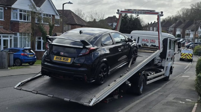 Brit&acirc;nico Ewan Valentine compra Honda Civic por R$ 150 mil e descobre que era o seu carro que havia sido roubado meses antes