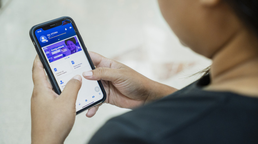 Regra de Prote&ccedil;&atilde;o permite que o benefici&aacute;rio continue recebendo metade do valor do Bolsa Fam&iacute;lia por at&eacute; 12 meses, mesmo ap&oacute;s superar o limite de R$ 218 de renda mensal per capita