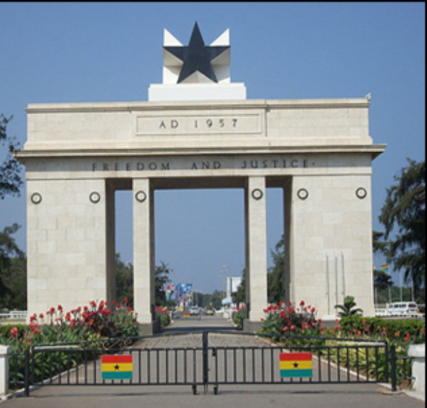 Arco da Independência (Acra, Gana) - Inaugurado em 1961 para celebrar a independência do país em 1957, como o primeiro da África subsaariana a se libertar do domínio colonial britânico. Localizado na Praça da Independência, possui a inscrição Freedom and Justice e a Estrela Negra, símbolos de liberdade e liderança africana. É um marco do pan-africanismo e das lutas pela independência no continente.
