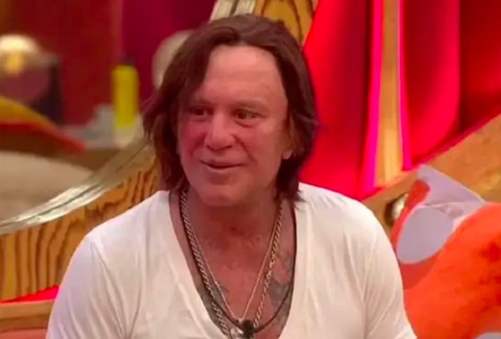 Essa não é a primeira vez que o grande irmão teve que falar com você sobre sua linguagem inapropriada e ofensiva, comunicou a produção do programa.