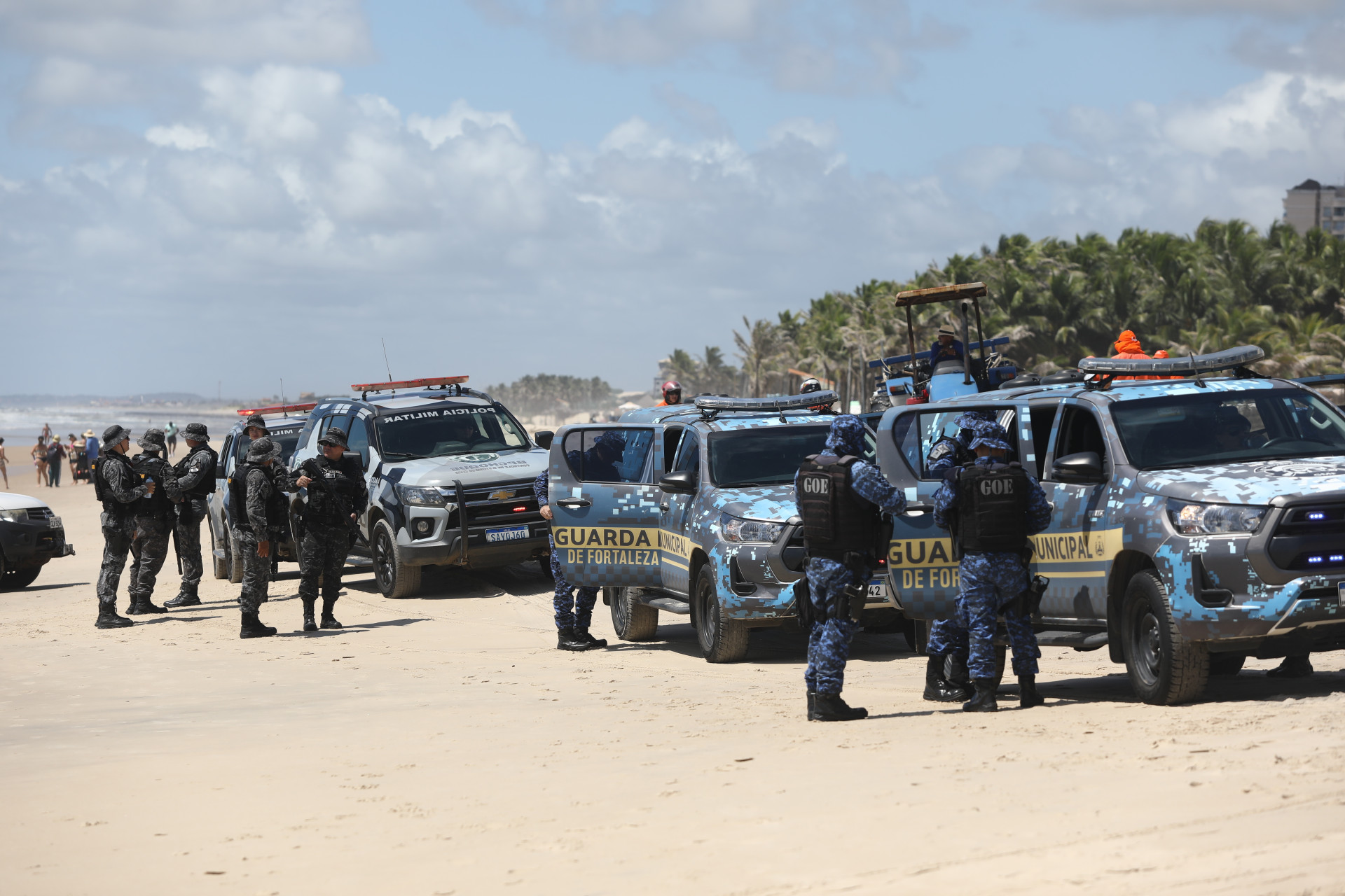 Retirada de barracas irregulares na Praia do Futuro em operação da SPU