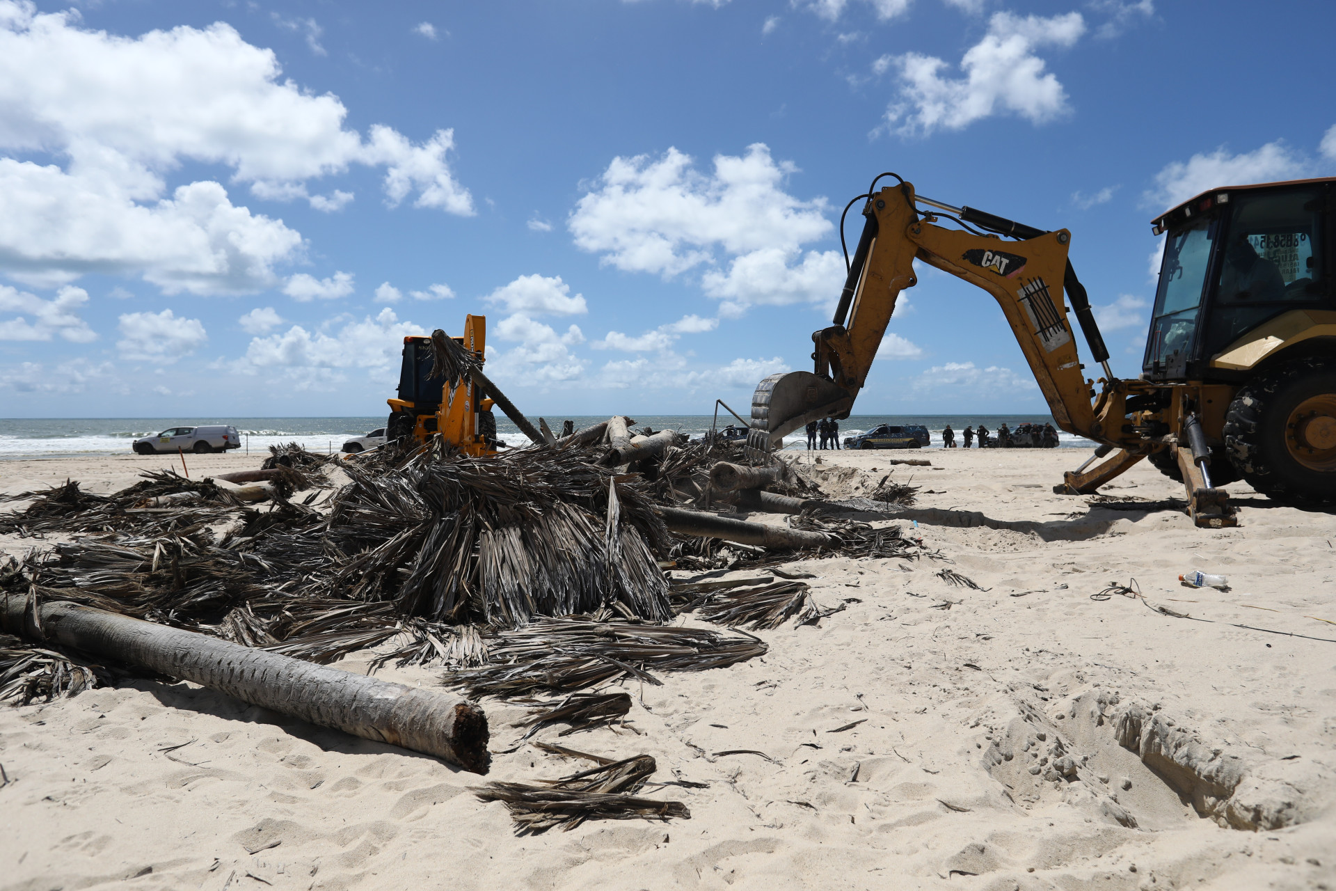 Retirada de barracas irregulares na Praia do Futuro em operação da SPU