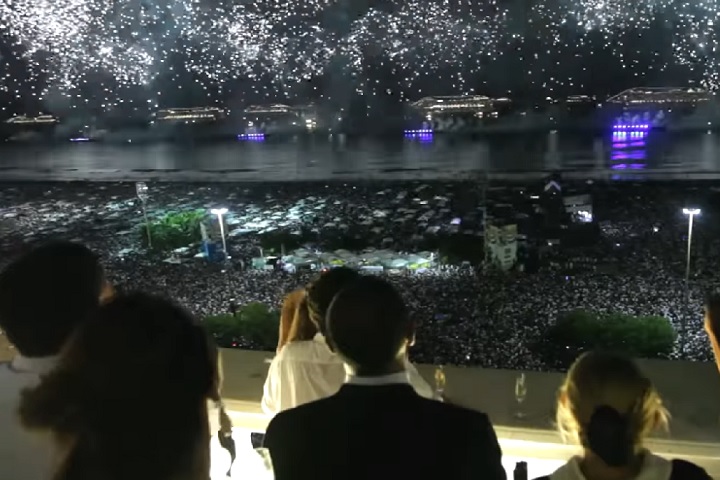 O réveillon de Copacabana de 1994 foi o show com o maior número de espectadores de todos os tempos, com cerca de 3,5 milhões de pessoas na orla, registrado no 'Guinness Book'. 