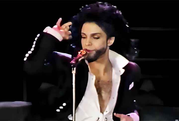 Prince (1958 - 2016) - Um dos artistas de maior sucesso nos anos 80, ficou conhecido também por seus movimentos fluidos e acrobáticos em cima do palco.
