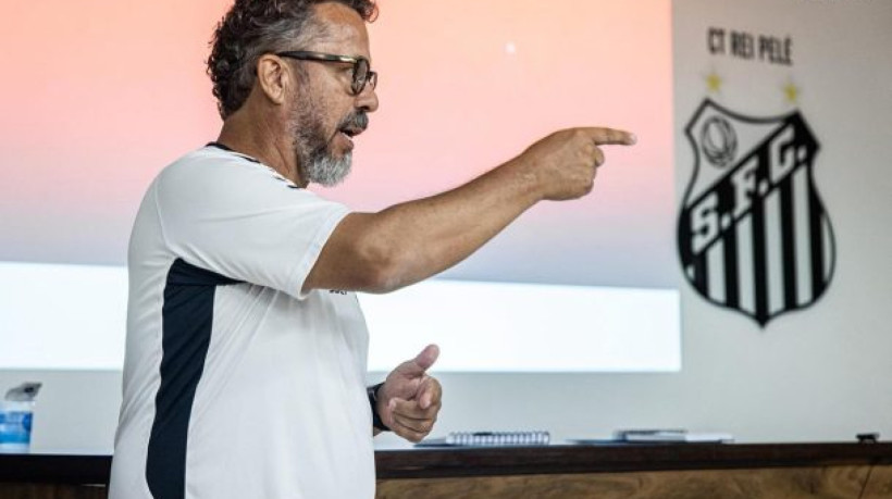 Treinador negou chances de ex-chefe assumir o Peixe após se recuperar dos problema de saúde mental