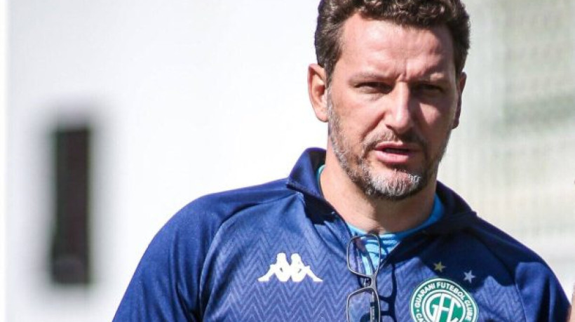 Ex-jogador é cria da base de Bugre e jogou apenas uma vez como profissional. Em seguida, teve carreira vitoriosa no Santos