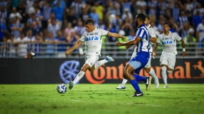 Meio-campista colombiano ganhou oportunidade de atuar como titular improvisado no ataque e abordou sua fase de oscilação