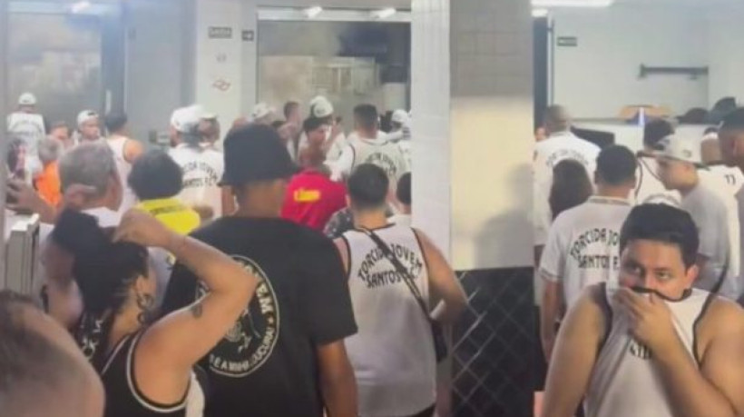 Grupo da Torcida Jovem, principal uniformizada do clube, se revoltou após empate em 1 a 1 com o CRB, nesta quinta-feira (1), na Vila Belmiro