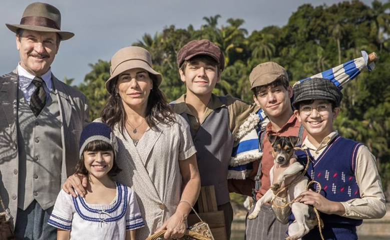 Curiosamente, houve novelas que passaram em mais de uma emissora. É o caso, por exemplo, de Éramos Seis, que teve cinco versões. Uma na Record (1958), duas na TV Tupi (1967 e 1977), uma no SBT (1994) e uma na Globo, em 2019. Isso porque o roteiro original é de um livro. 