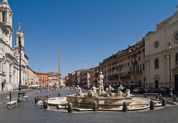 Praça Navona - Abriga a Fonte dos Quatro Rios, construída por Bernini em 1651 para representar os rios Nilo, Danúbio, Ganger e da Prata. 