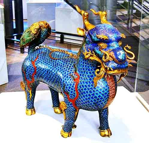 O esmaltado é, em muitos casos, um objeto de finalidade decorativa que é dotado de um revestimento de esmalte. 
