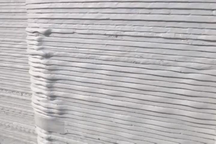 Apesar de toda a tecnologia, o empreendimento precisa ser construído com fundação tradicional, em um terreno apto.
